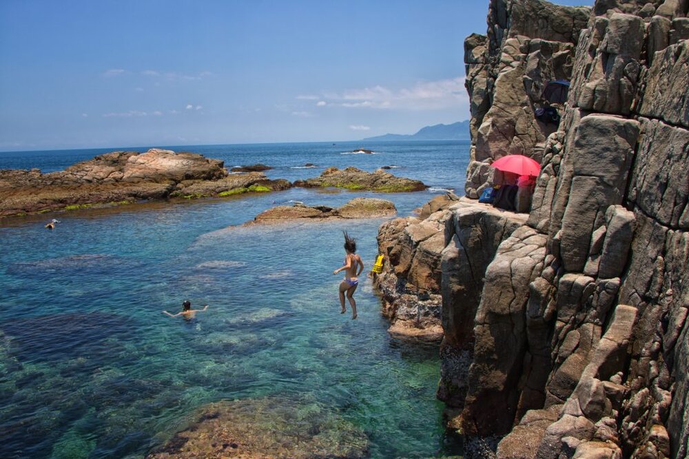 long_dong_yilan_taiwan_cliff_jump-1024x683.jpg